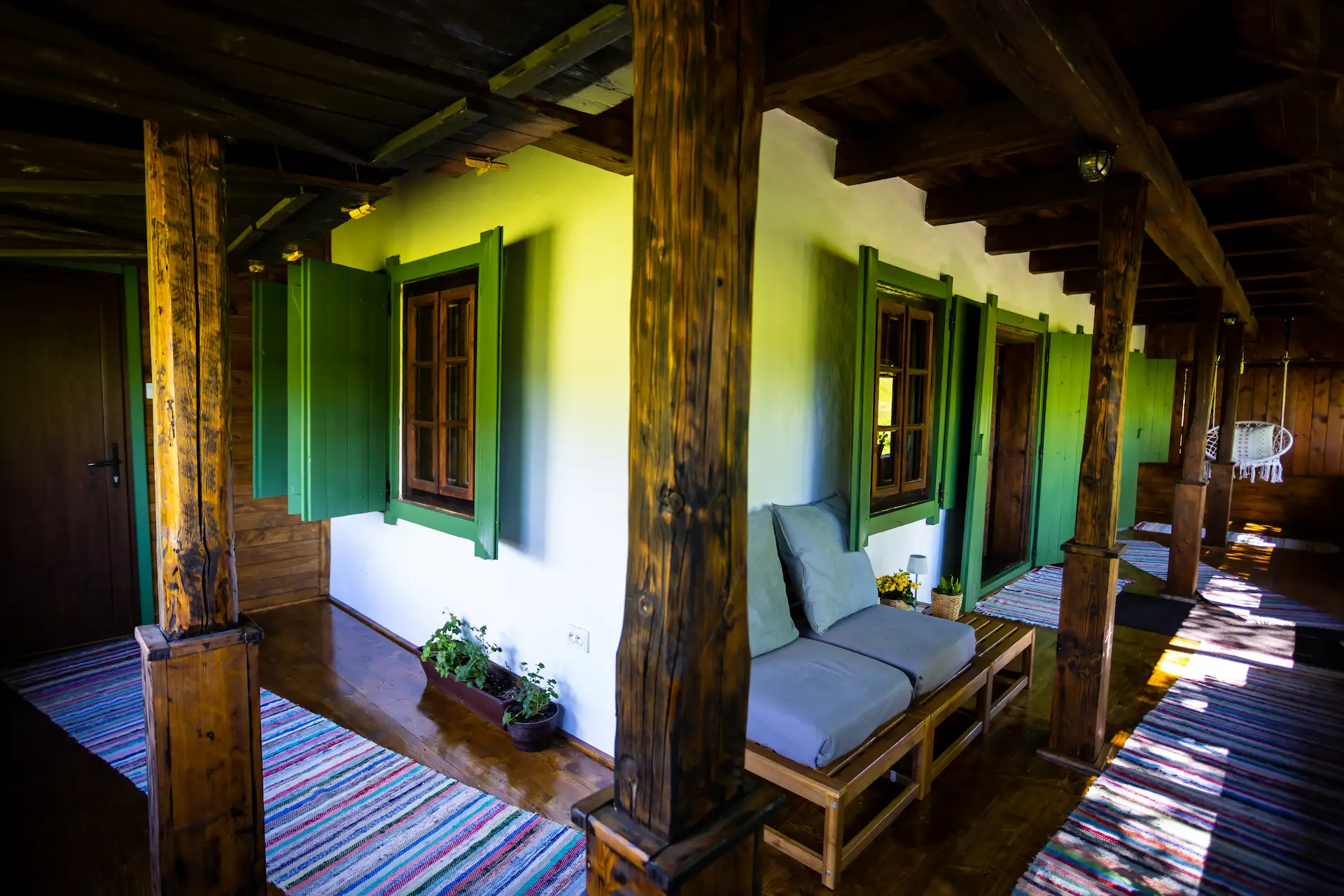 Traditional House Garden